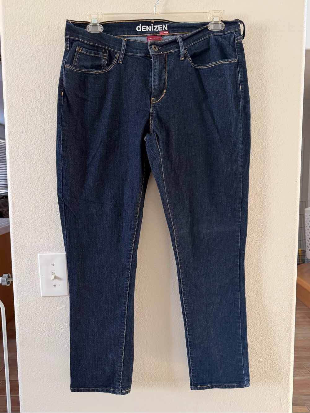 Denizen Levi's Dark Wash Curvy Women's Skinny Jeans size 16